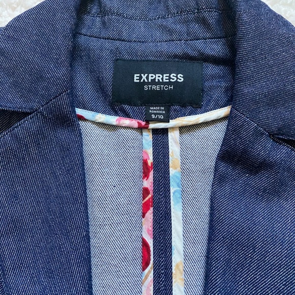 Express Ladies  Denim Vest - Picture 3 of 4
